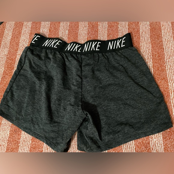 Nike shorts - Picture 2 of 2